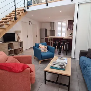  Apartment Ladore, 2 Dans Maison, 55m2, 100m Des Plages, Parking France